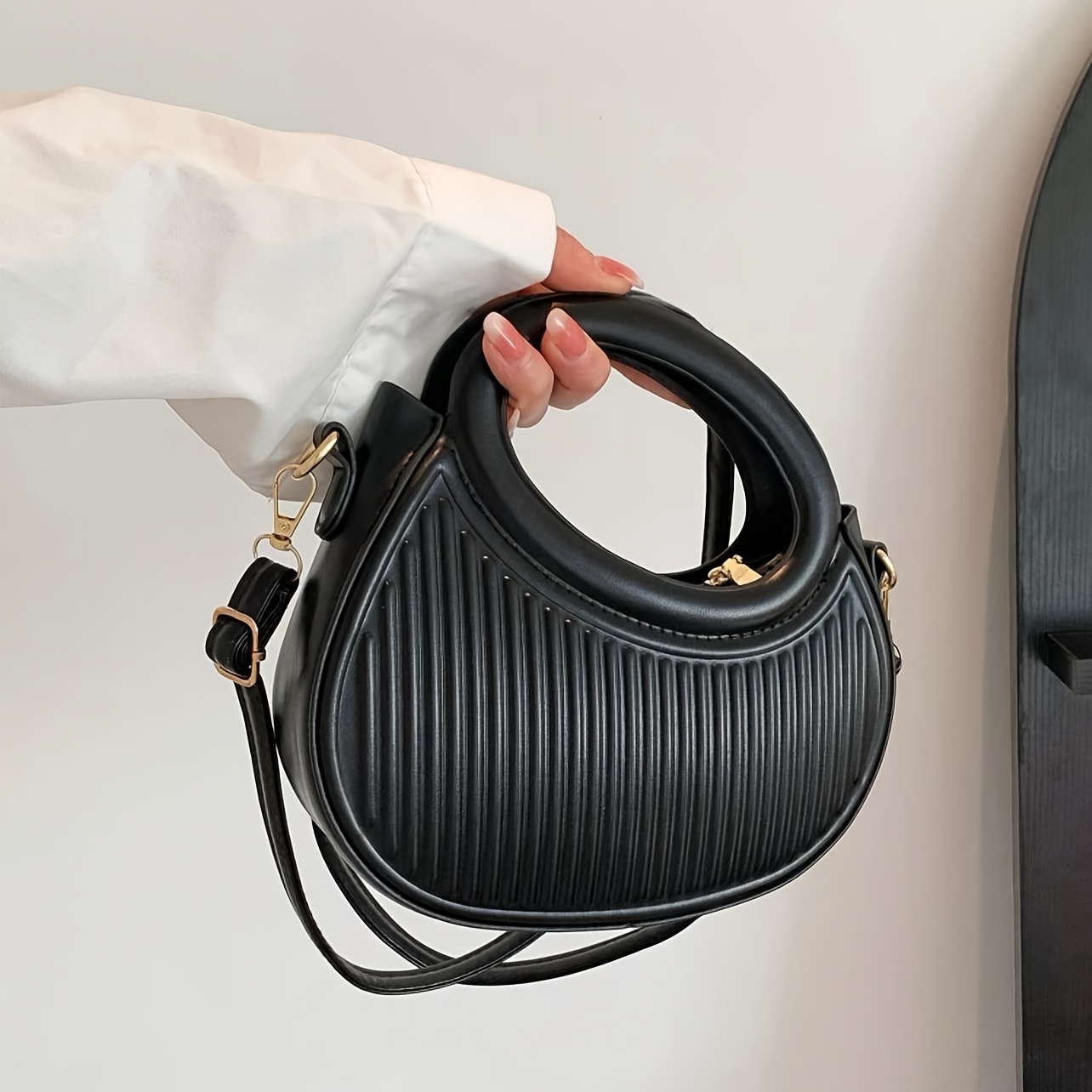 Luxury Bags Everyday - 여성을 위한 세련된 스트라이프 디자인 크로스바디
